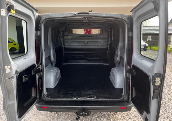 Renault Trafic cena 42700 przebieg: 227000, rok produkcji 2015 z Radomsko małe 211